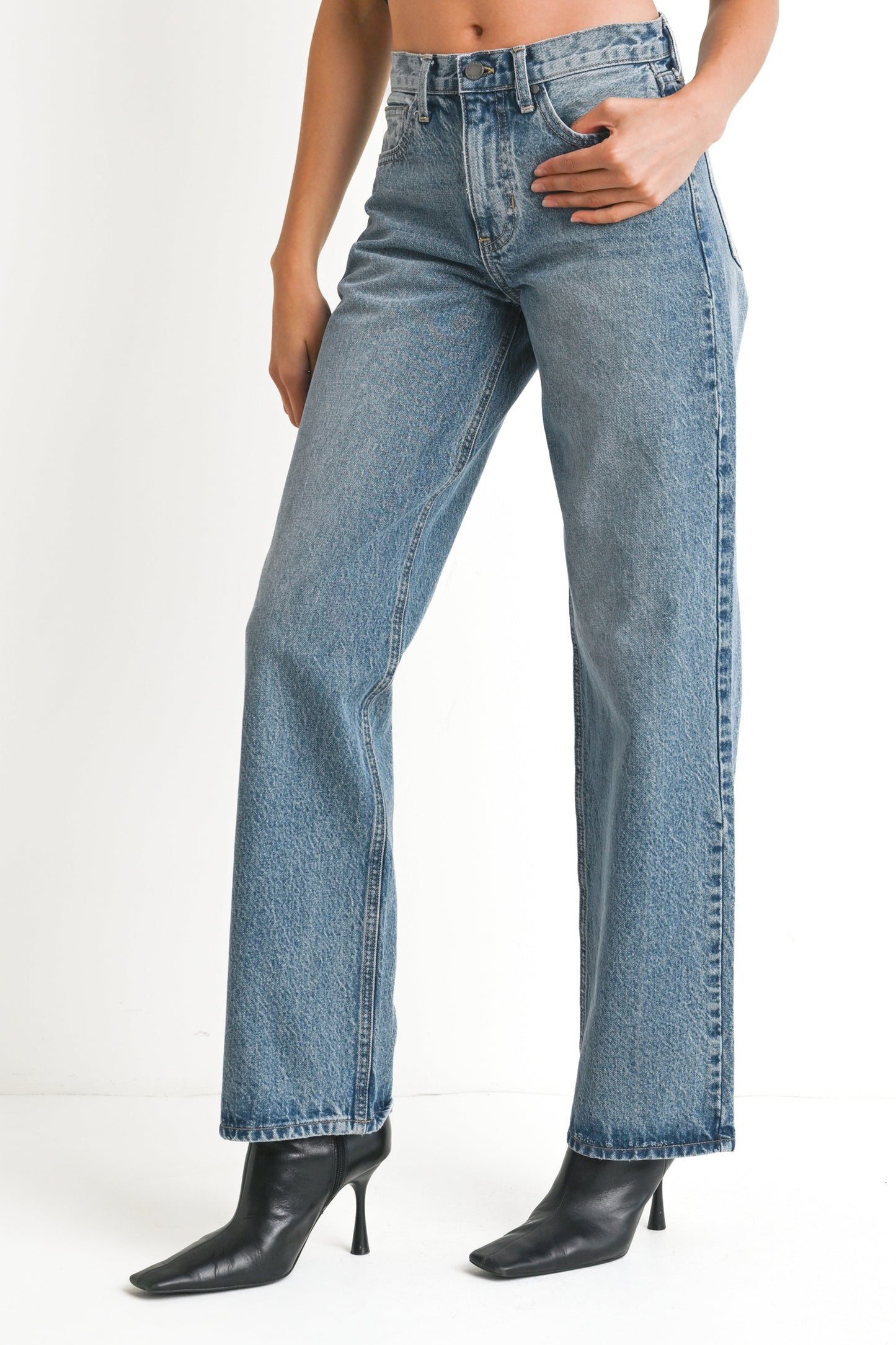 Just Black High Rise Relaxed Straight Jean - Medium